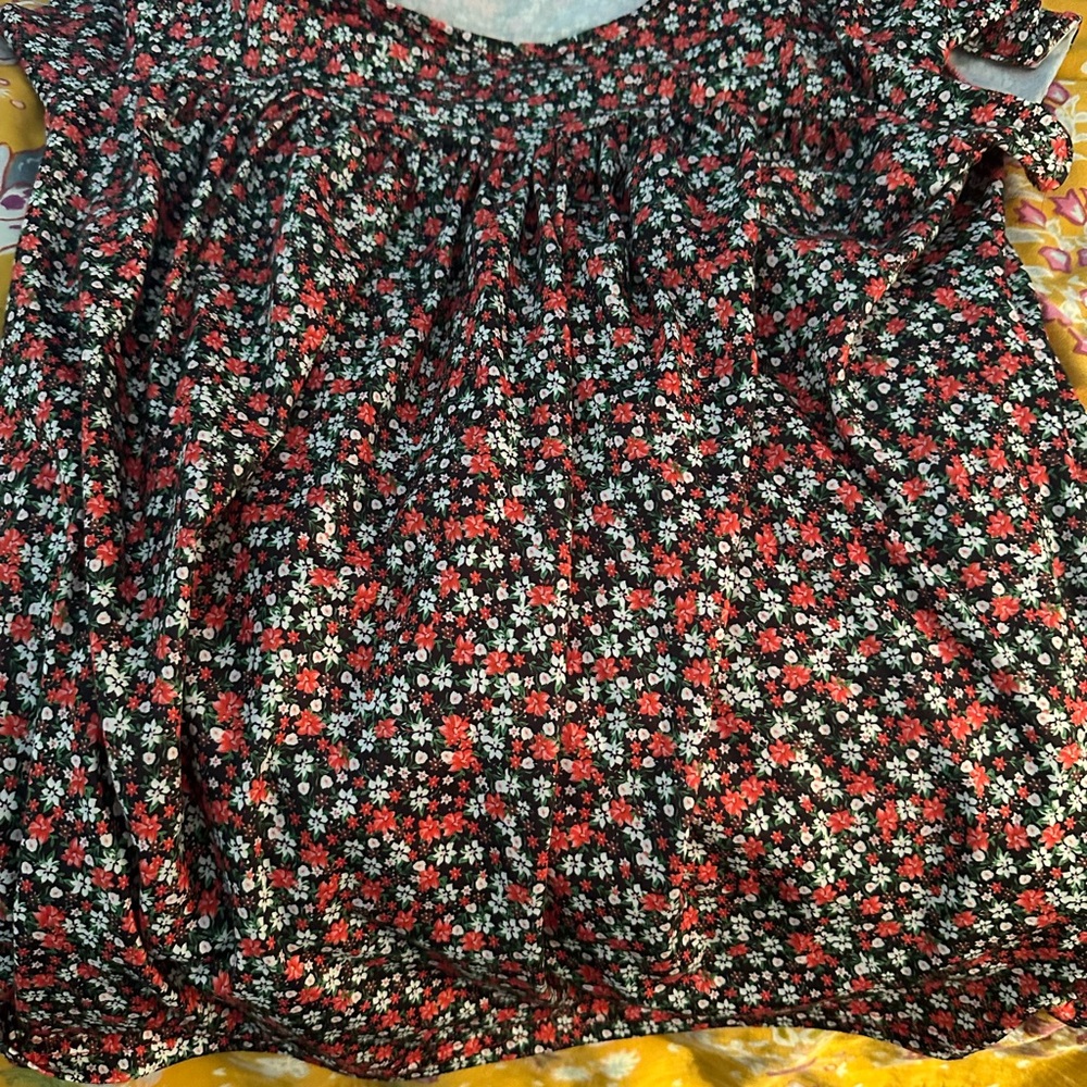 Floral Short Sleeve Top - Black and Red